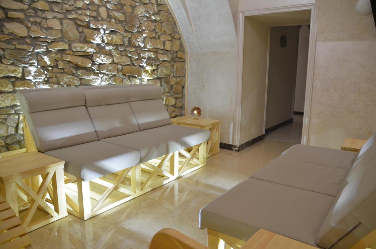 Allureinn Hotel And Spa Chernivtsi Exterior photo
