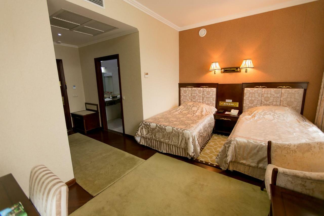 Allureinn Hotel And Spa Chernivtsi Exterior photo